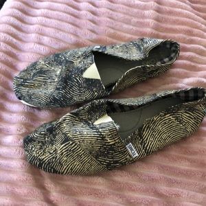 New Condition Animal Print Tom’s Size 9 $10